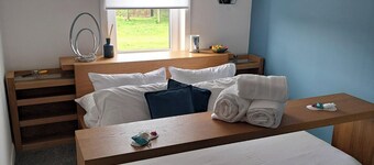 Apartment - Sleeps 4 - Pet friendly - Parking