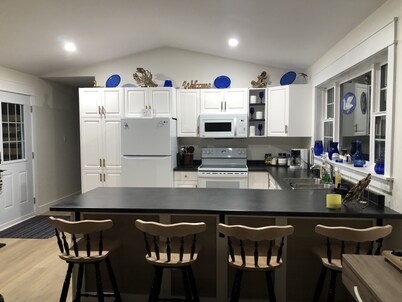 Ocean air cottage with awesome views