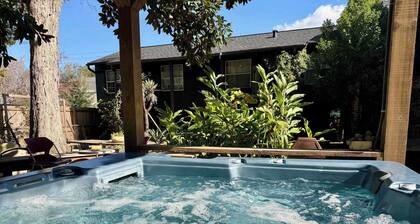 calla lily: pool, hot tub, near Rodeo & World Cup