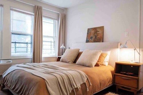 calla lily: pool, hot tub, near Rodeo & World Cup