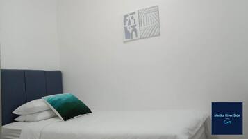 2 bedrooms, WiFi, bed sheets