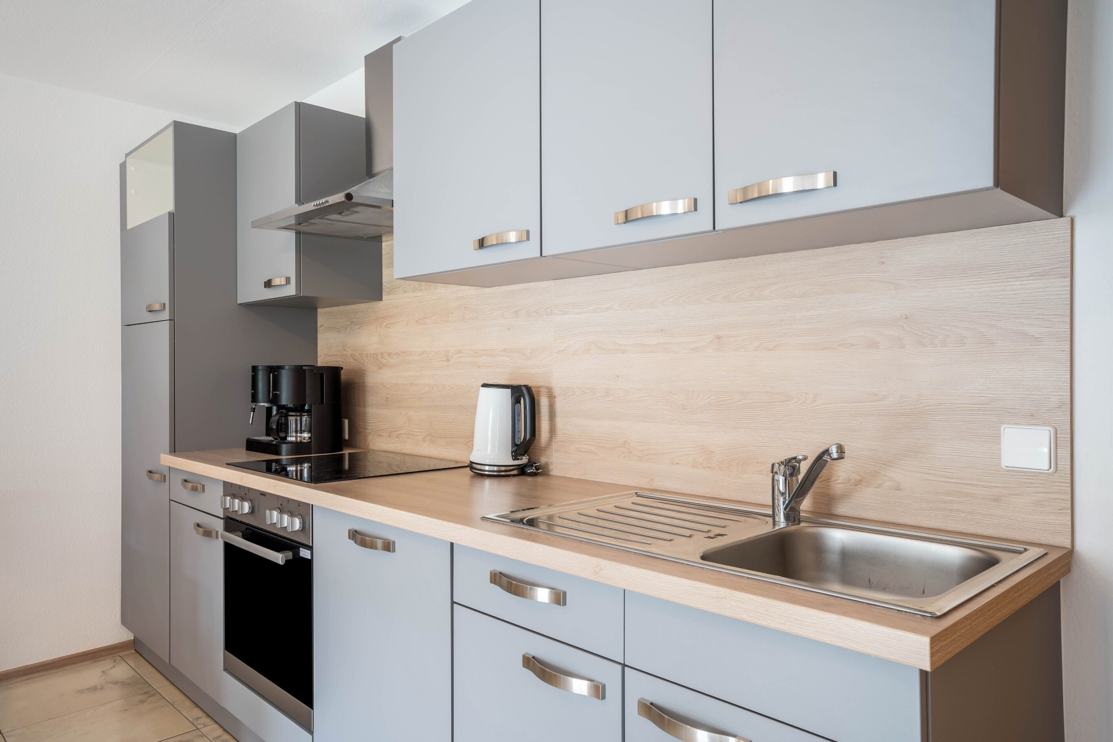 Kühlschrank, Ofen, Herdplatte, Geschirrspüler