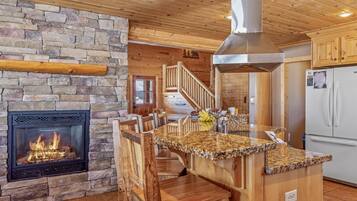 獨棟房屋 (Multiple Bedrooms) | 私人廚房 | 電冰箱、微波爐、烤箱、爐台