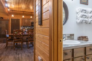 Bathroom - Deer View (Island Park)