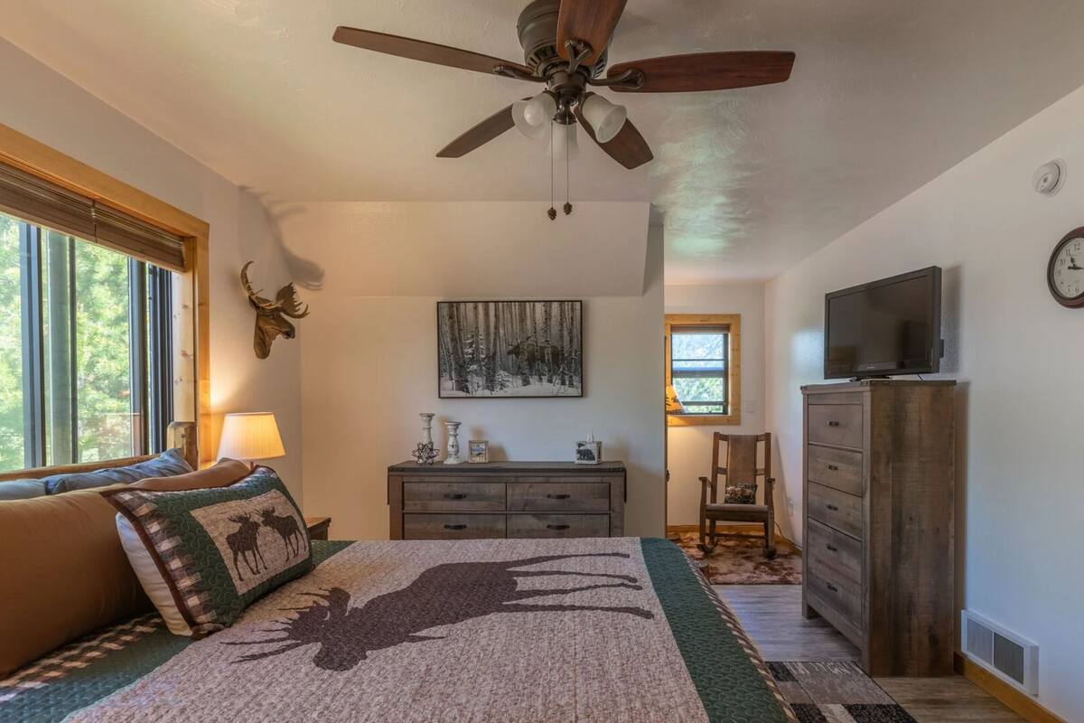 Casa (4 Bedrooms) | 4 habitaciones, tabla de planchar con plancha y cuna de viaje