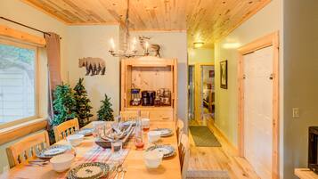 Villa (2 Bedrooms) | Salle Ă manger