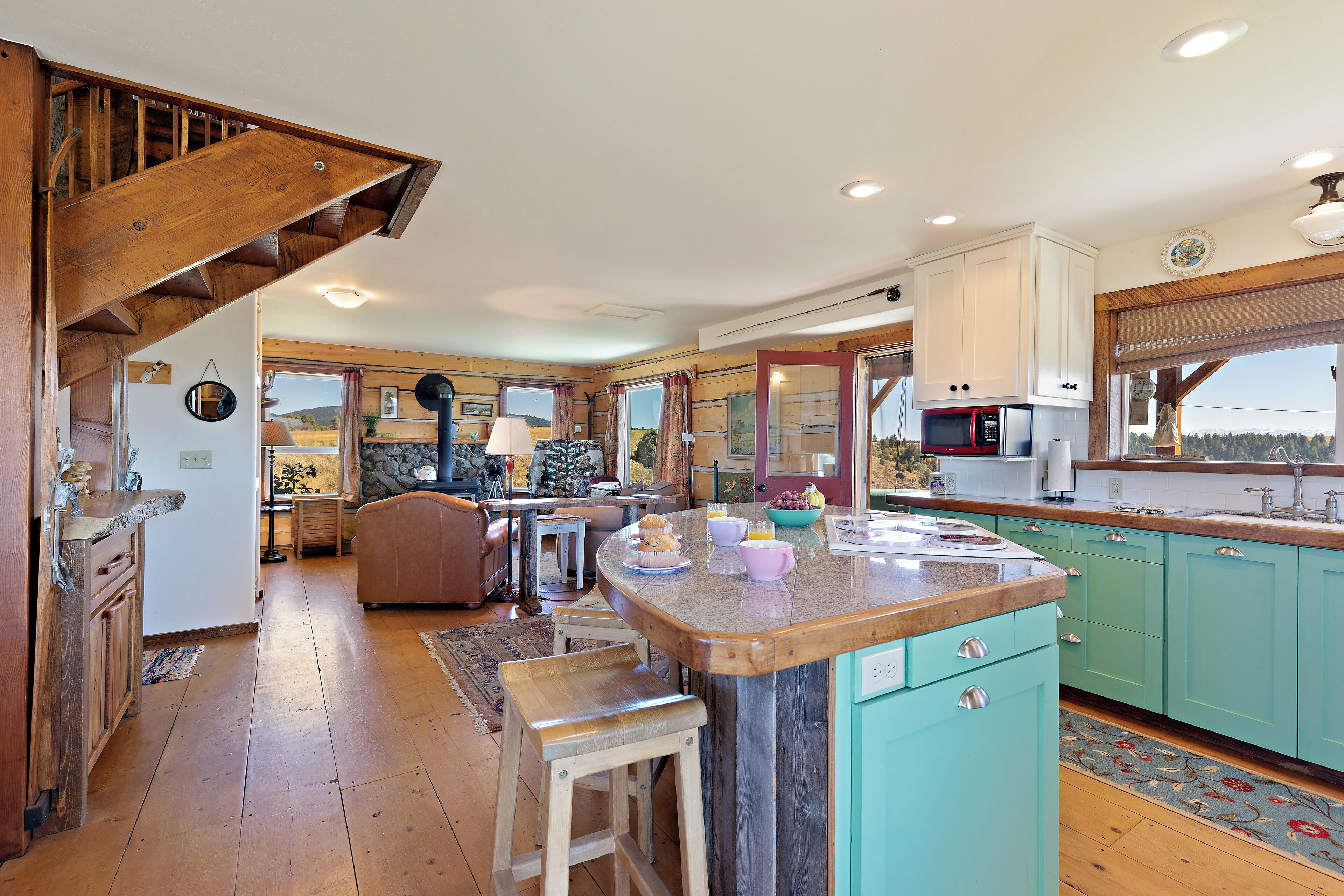 House (2 Bedrooms) | Private kitchen | Fridge, microwave, oven, stovetop