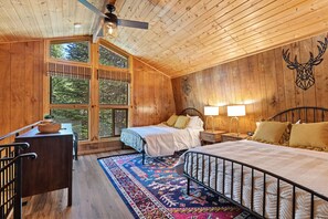 5 bedrooms, travel crib, bed sheets