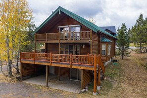 ด้านหน้าที่พัก