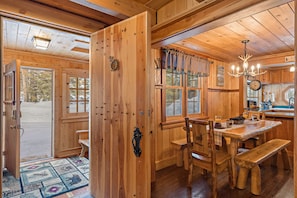 House (4 Bedrooms) | Dining room - Double Loop (Island Park)