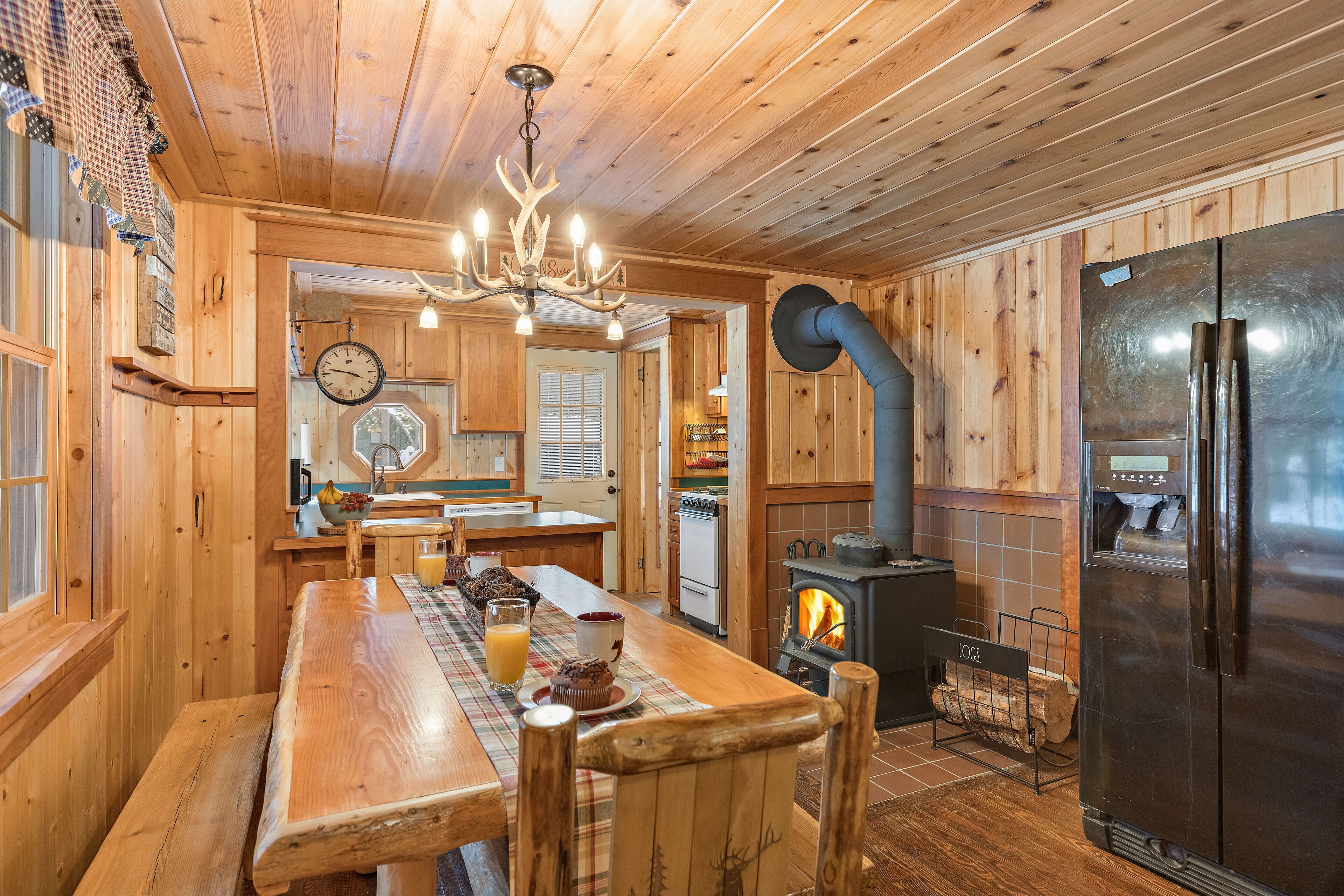 House (4 Bedrooms) | Dining room