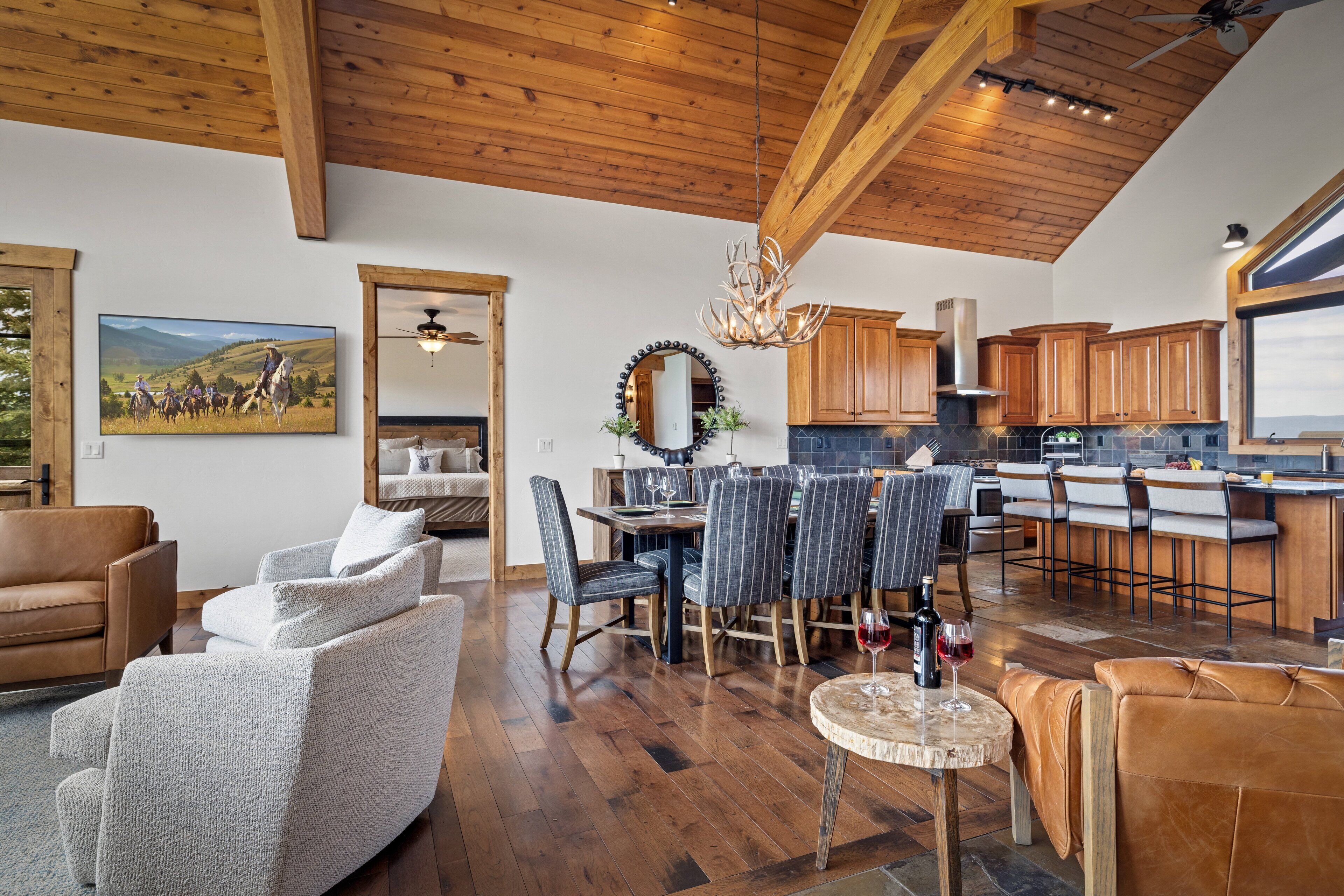 House (4 Bedrooms) | Dining room