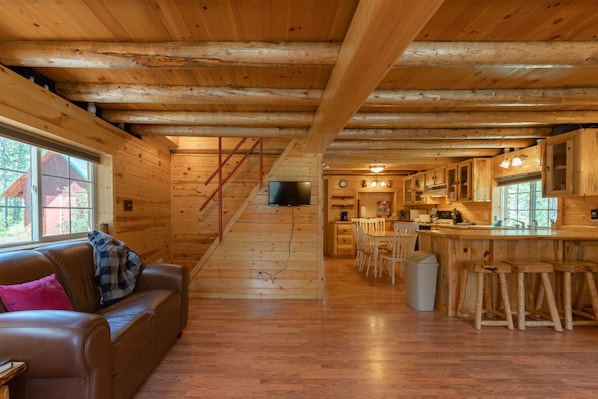 House (3 Bedrooms) | Living area - Hooter Hollow (Island Park)