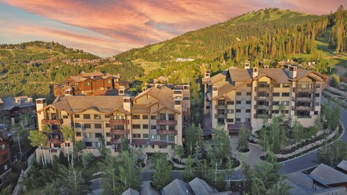 Ski In Ski Out 3BR Arrowleaf Penthouse in Deer Valley, Mountain Luxury with Slope Views