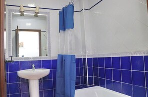 Combinazione doccia/vasca, asciugacapelli