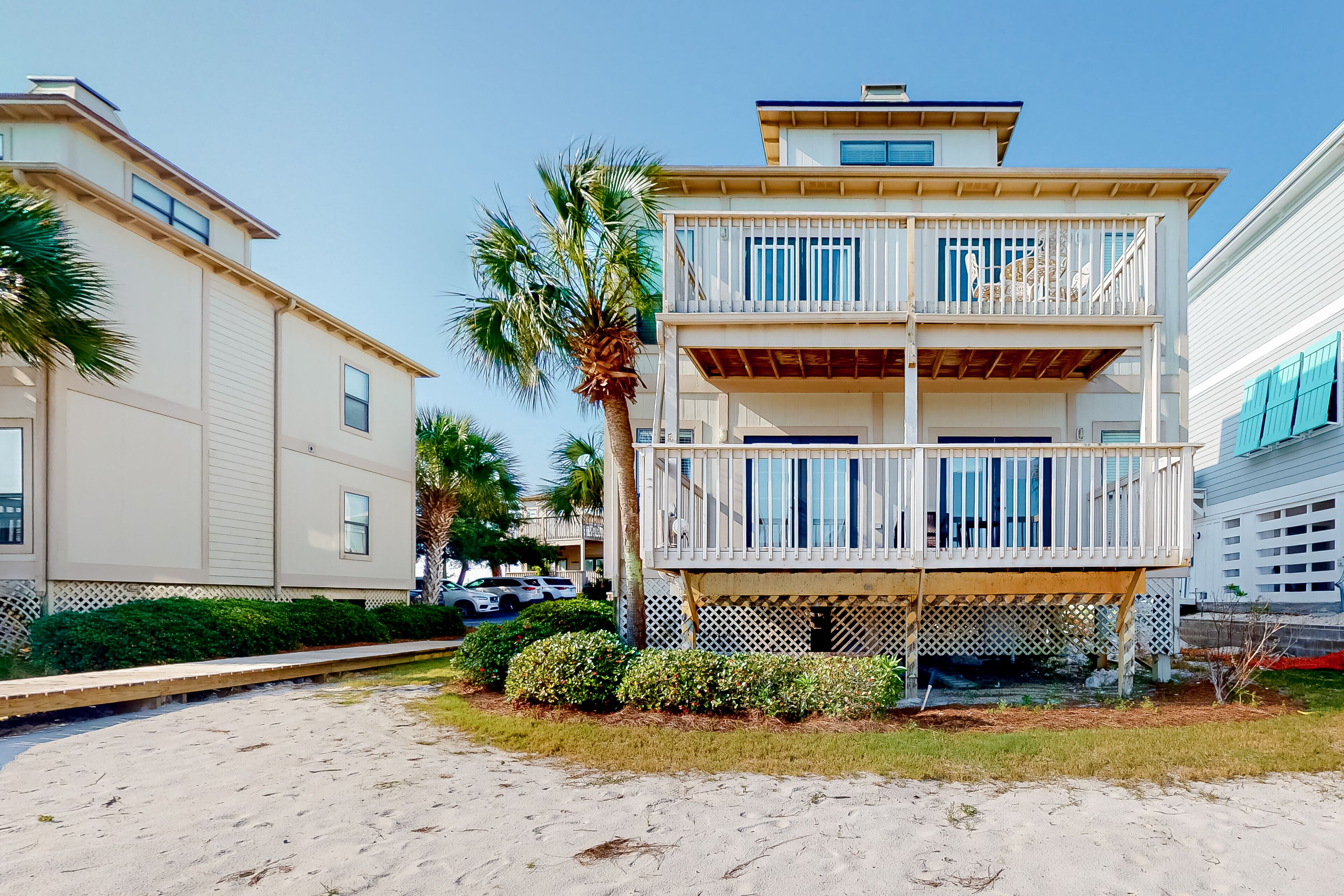 Molokai Villas 6A | Bayfront condo in Pensacola with bay views, pool, balcony