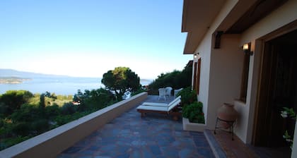 Beautiful Fully Furnished Villa Completely Private With Amazing View