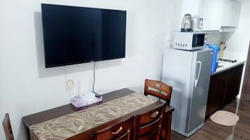 Fridge, microwave, stovetop, electric kettle