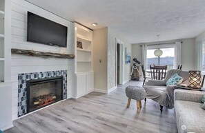 Smart TV, fireplace, foosball