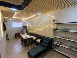 Deep-tissue massages, sports massages, 1 treatment room, massages