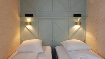 3 bedrooms, travel cot, WiFi, bed sheets