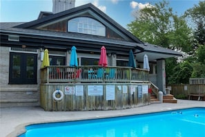 A heated pool - Peakview Retreat - Ski In/Out (The Blue Mountains)