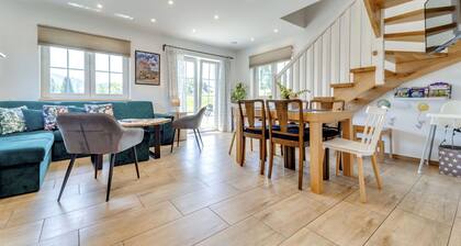 Nice apartment in villa for 8 people with WIFI, TV and terrace