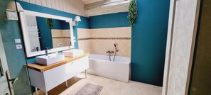 Douche, sèche-cheveux