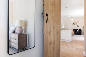 Interior - The Barn in Longhope - Luxury Barn Conversion (Longhope)