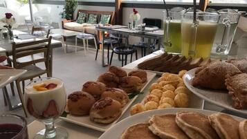 Desayuno buffet incluido todos los días