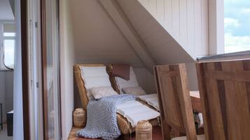 2 bedrooms, travel crib, WiFi, bed sheets