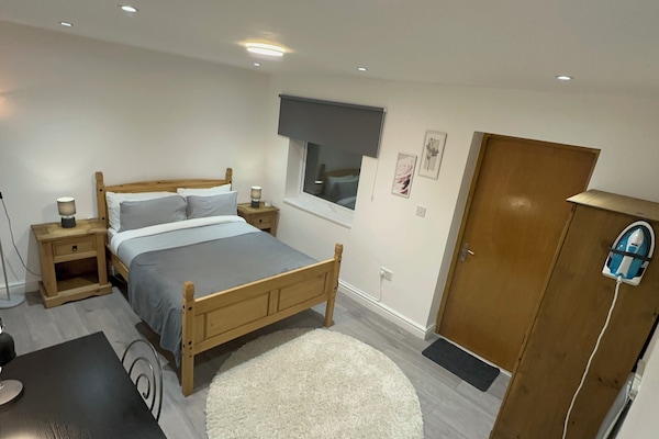 Main double bedroom