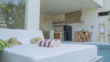 1 bedroom, Egyptian cotton sheets, premium bedding, pillowtop beds