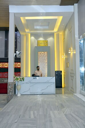 Reception - Hotel Aalishan Garden (Bareilly)