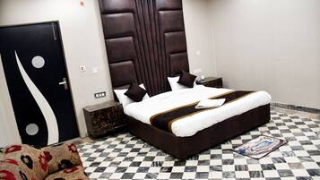 Deluxe Double Room | Free WiFi, bed sheets