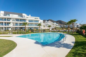 Pool - New apartment with 2 bedrooms and a 50m2 terrace. (Fuengirola)