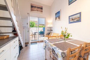 Interior - Holiday Home 'Mas Bleu' with Shared Pool and Private Garden (Saint-Cyprien)