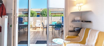 Holiday Home 'Mas Bleu' with Shared Pool and Private Garden