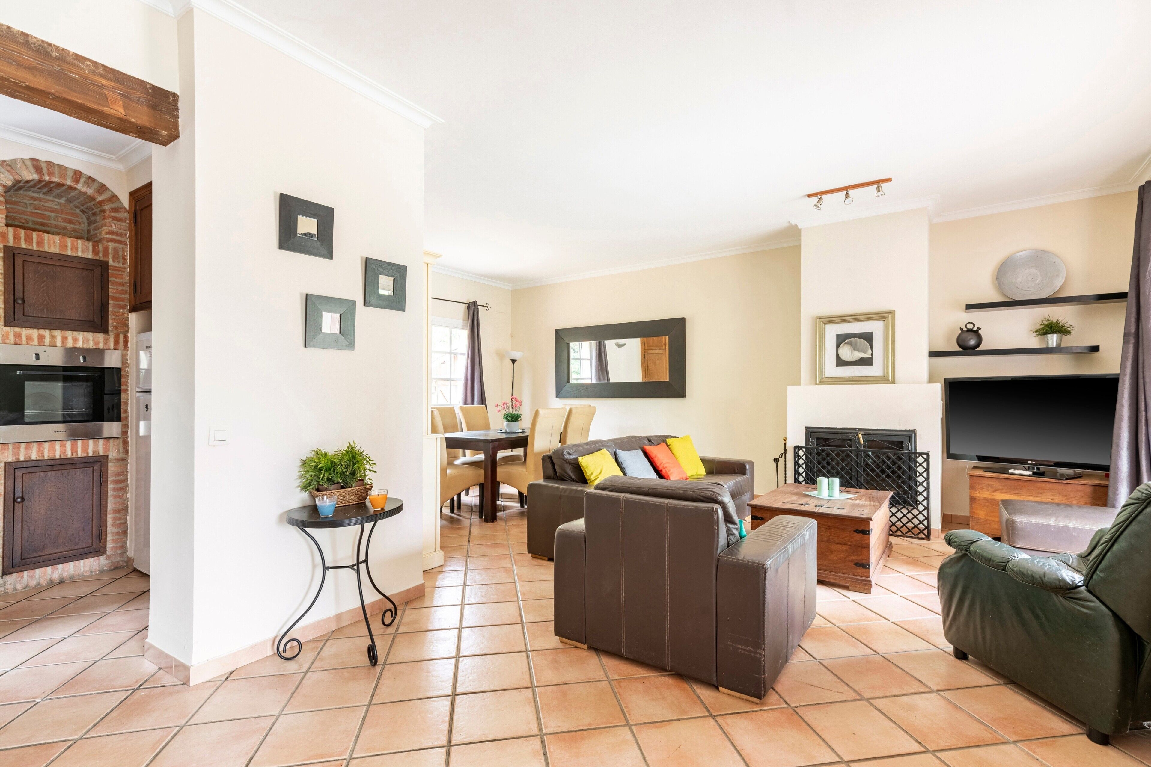 TV, tavolo da ping pong