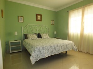 6 bedrooms, iron/ironing board, free WiFi, bed sheets - Vacation Villa 'Costa Golf' with Sea View, Private Pool and Wi-Fi (Costa Teguise)