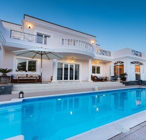 Pool - Vacation Villa 'Costa Golf' with Sea View, Private Pool and Wi-Fi (Costa Teguise)