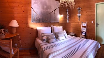 1 bedroom, iron/ironing board, bed sheets