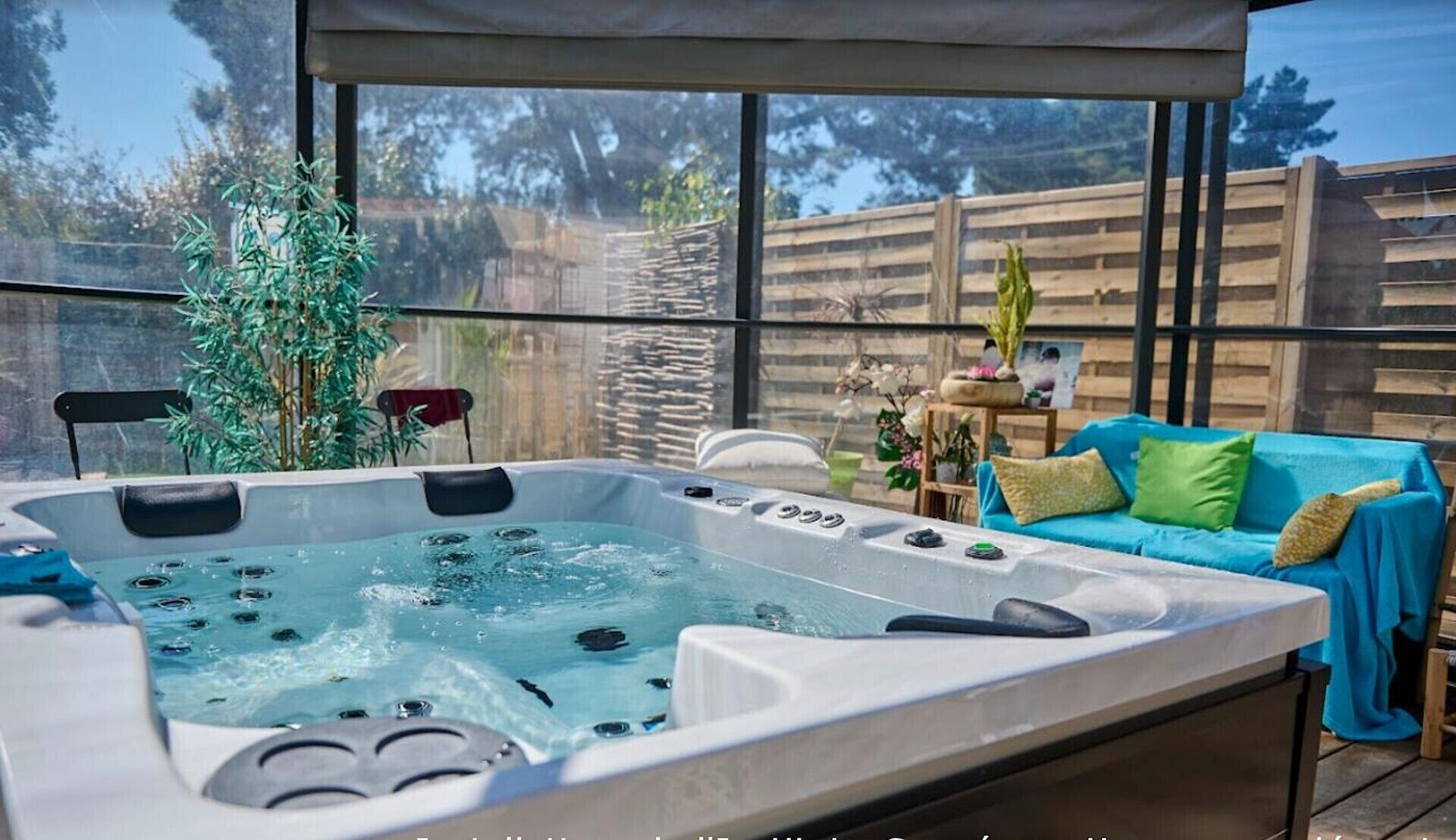 Outdoor spa tub