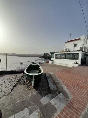 Terrace/patio - Holiday Apartment 'Los Abrigos Oceano Al Alba Wifi' with Sea View and Wifi (Los Abrigos)