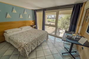 Comfort Double Room | Desk, soundproofing, WiFi (free)