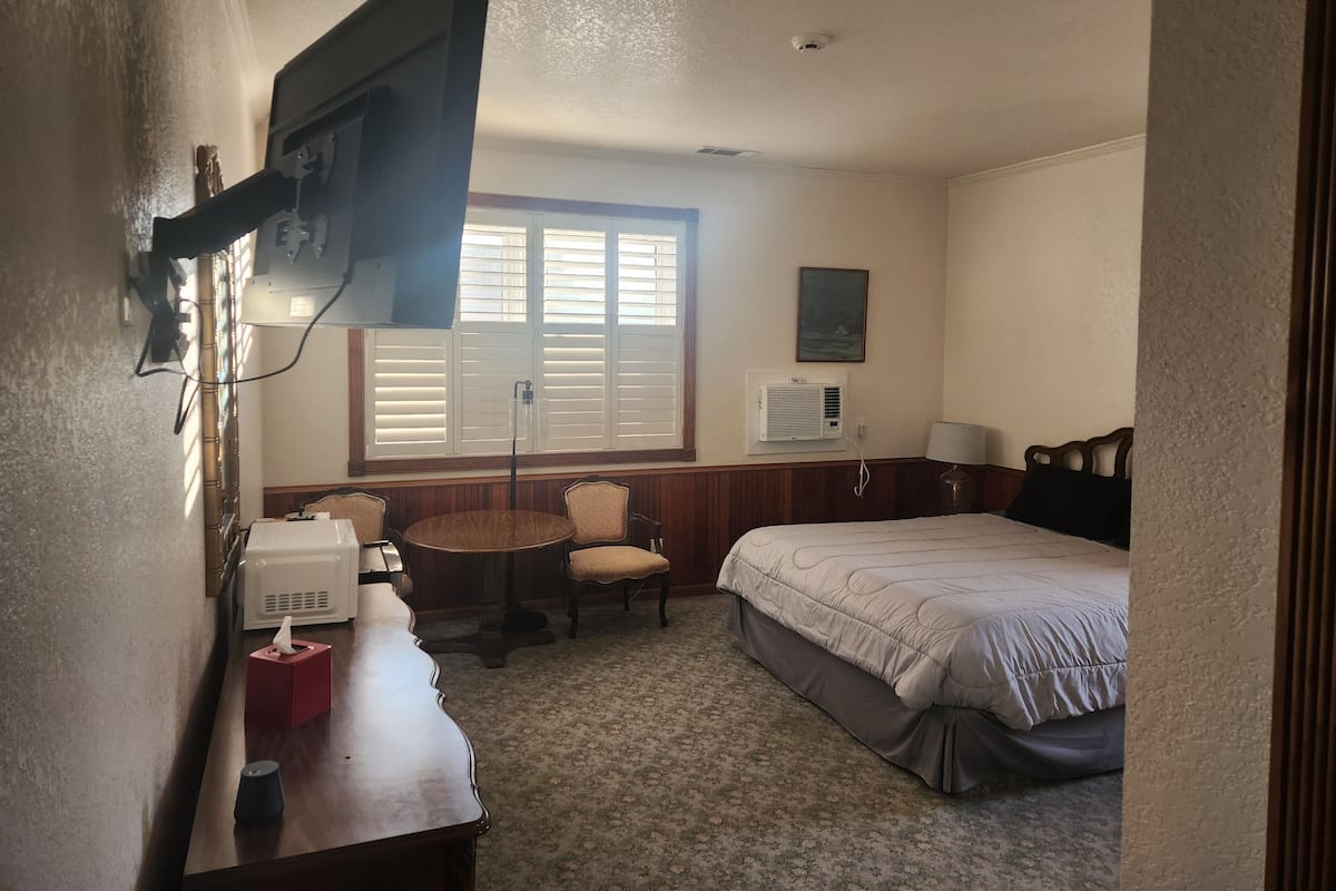 舒适单人房 | 笔记本电脑工作区、免费 WiFi、床单