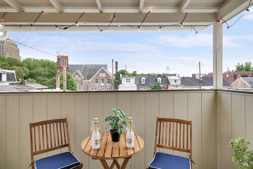 T3 · Brick Town - Balcony