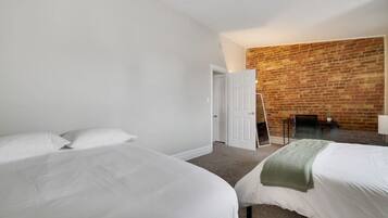 1 chambre, bureau, fer et planche à repasser, Wi-Fi