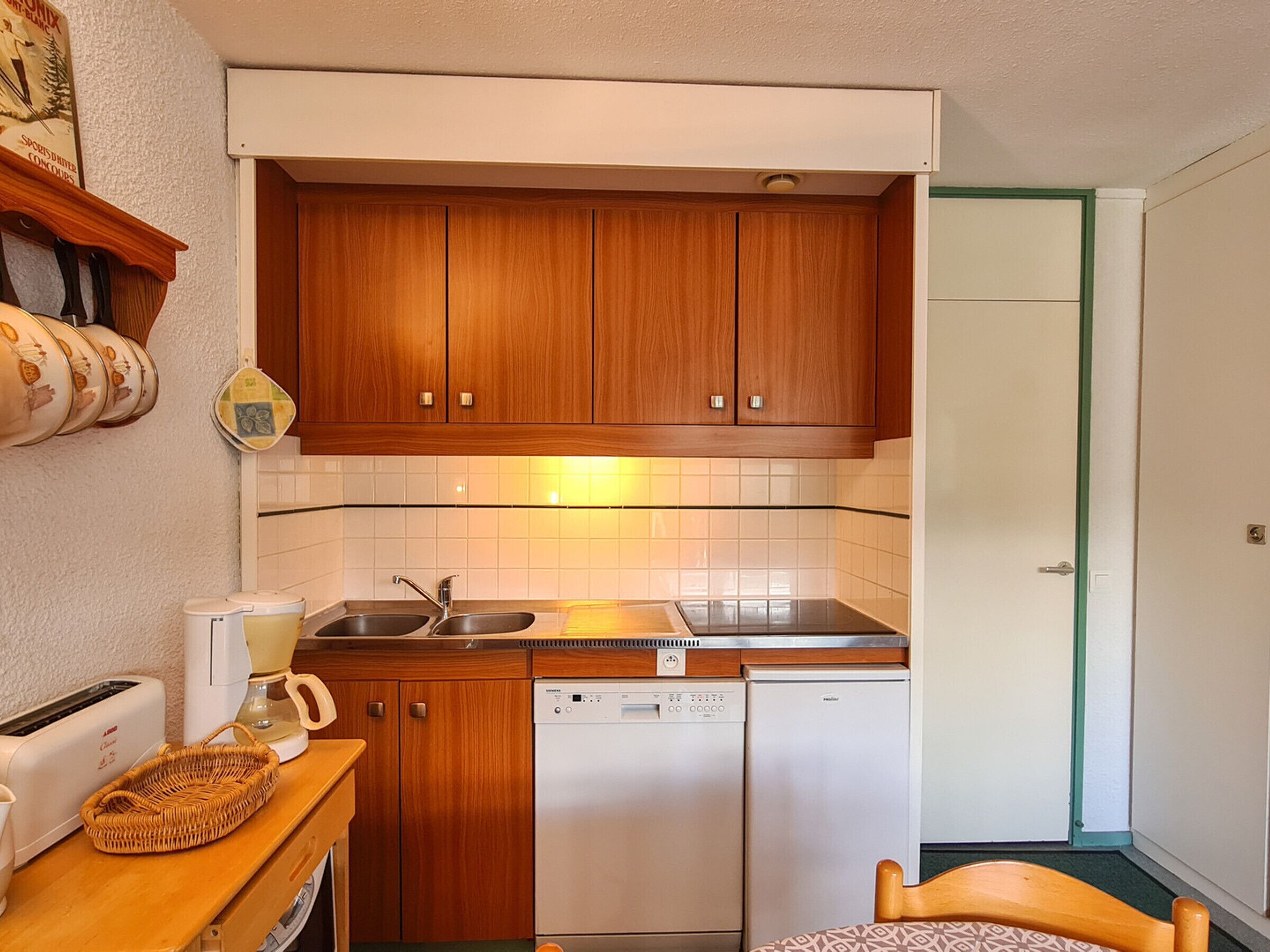 Fridge, microwave, dishwasher