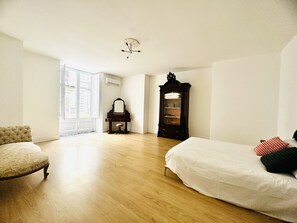 3 Schlafzimmer, Reisekinderbett, WLAN